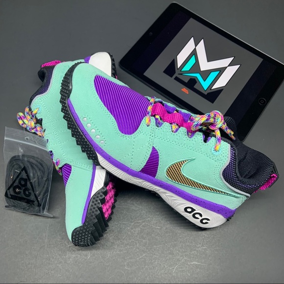 nike acg dog mountain trail shoe